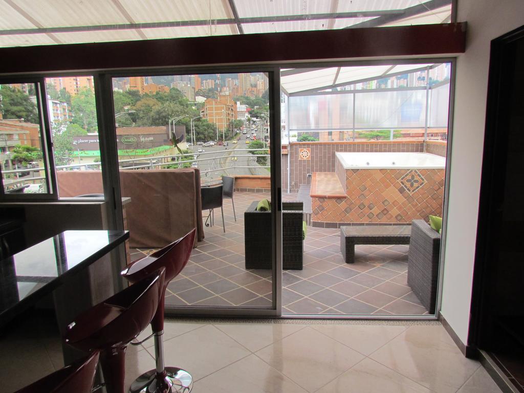Calle 10 Suites Medellín Zimmer foto